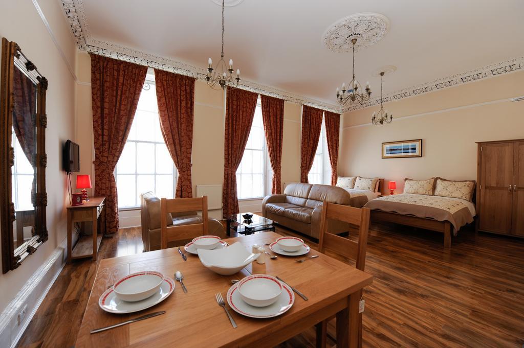 Deluxe Family Suite,689294961:JPEG